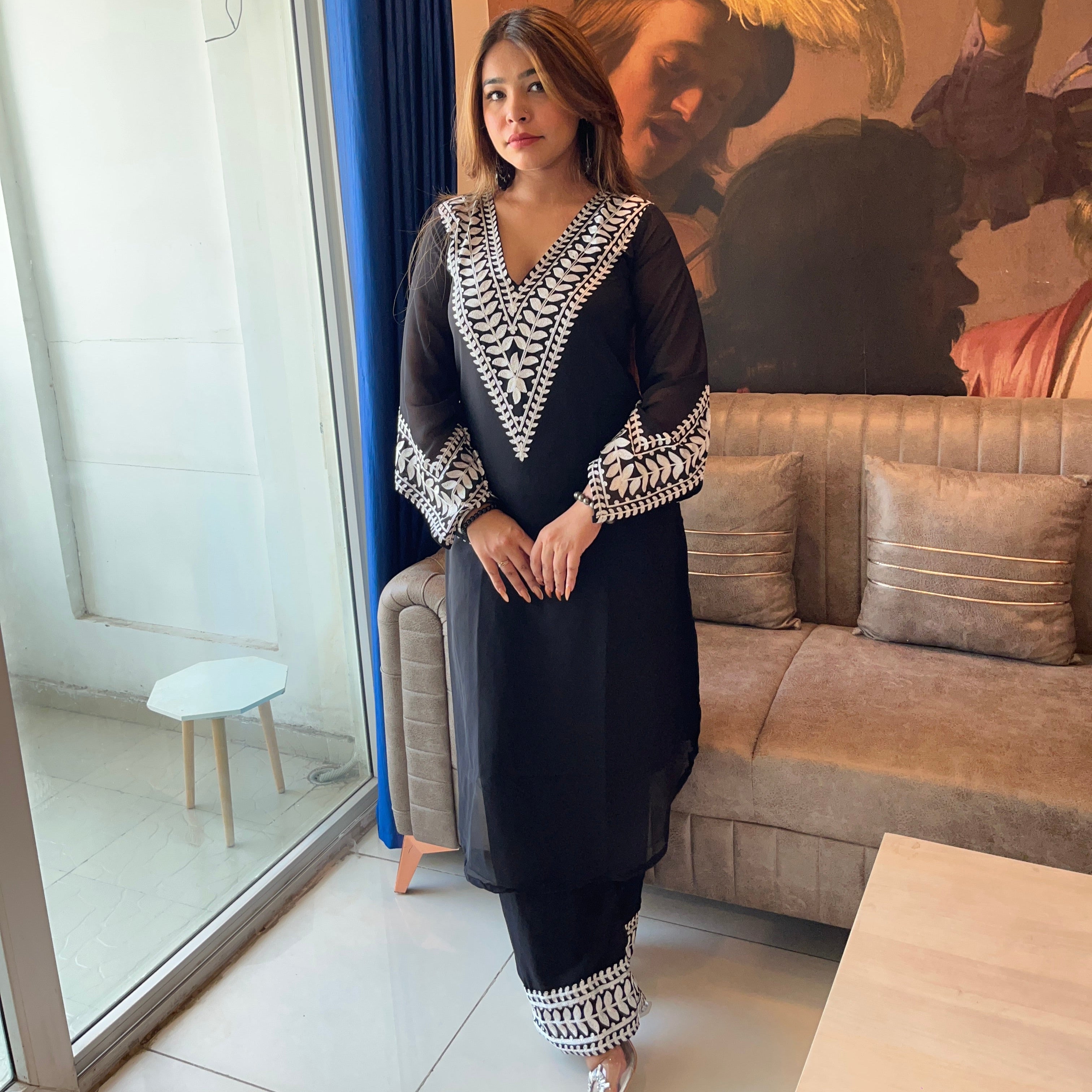Elegant Floral Embroidered Kurti with Palazzo